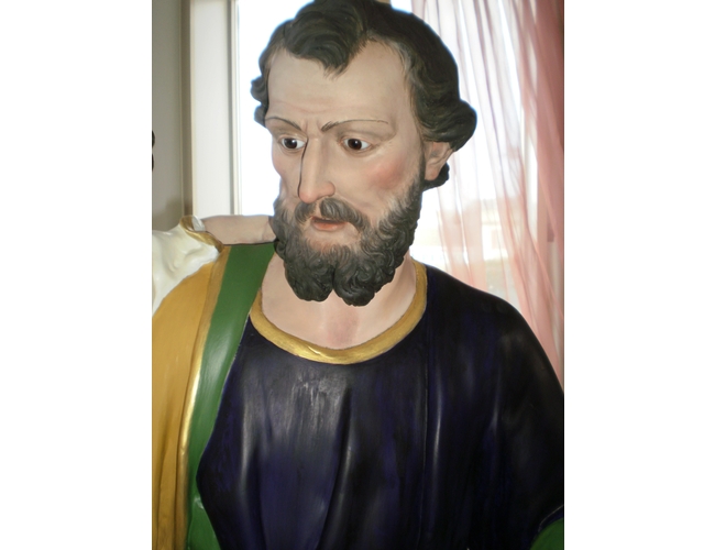 Restauri di chiesa: Antonietta Righi nei restauri di statue, crocifissi, arredi sacri, oggetti 